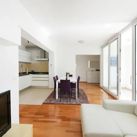 Noa Apartment